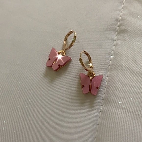 LAST ONE! deep pink butterfly earrings✨🦋💗 - Picture 6 of 7